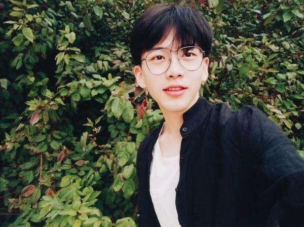 抖音娱乐圈吃瓜博主,抖音吃瓜博主带你探秘明星幕后故事